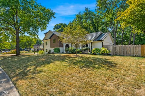 Photo of 12208 Castle Row Overlook, Carmel, IN