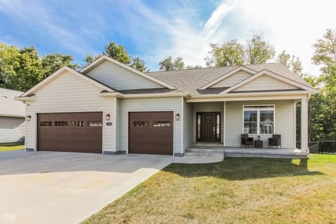 130 Woods Edge Boulevard E
