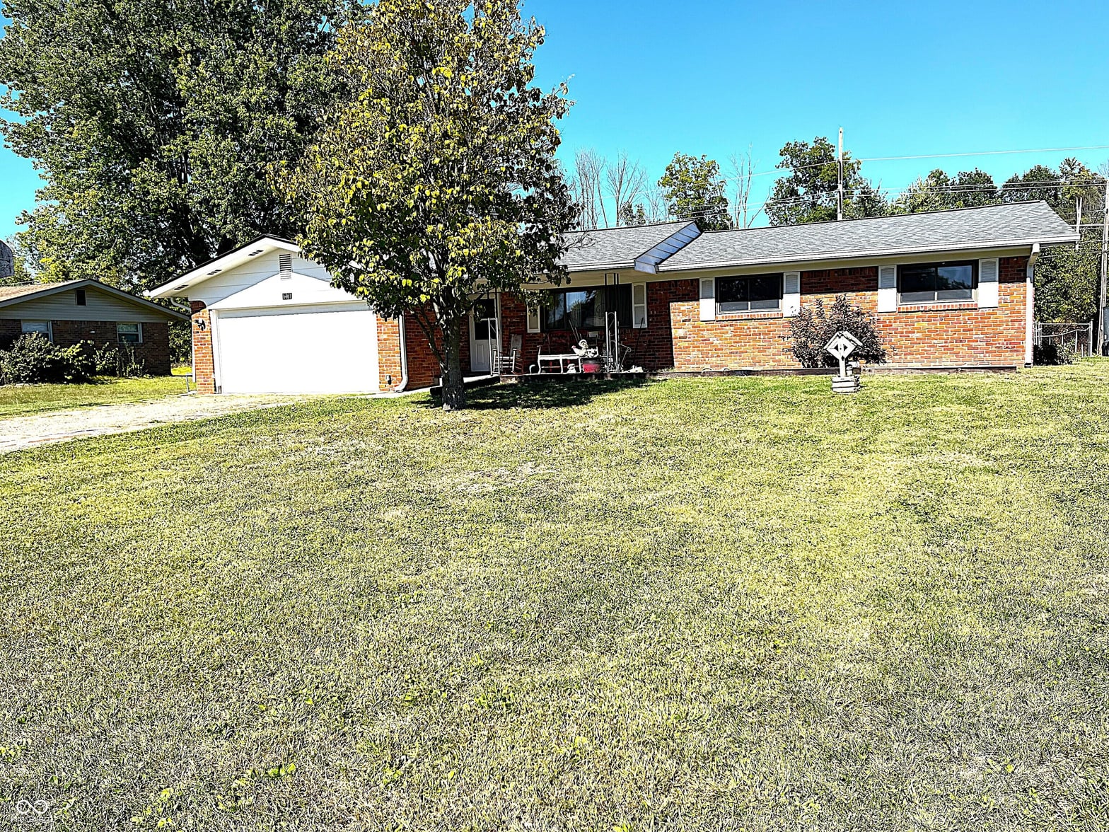 Front exterior at 6461 Warren Lane, Brownsburg, IN