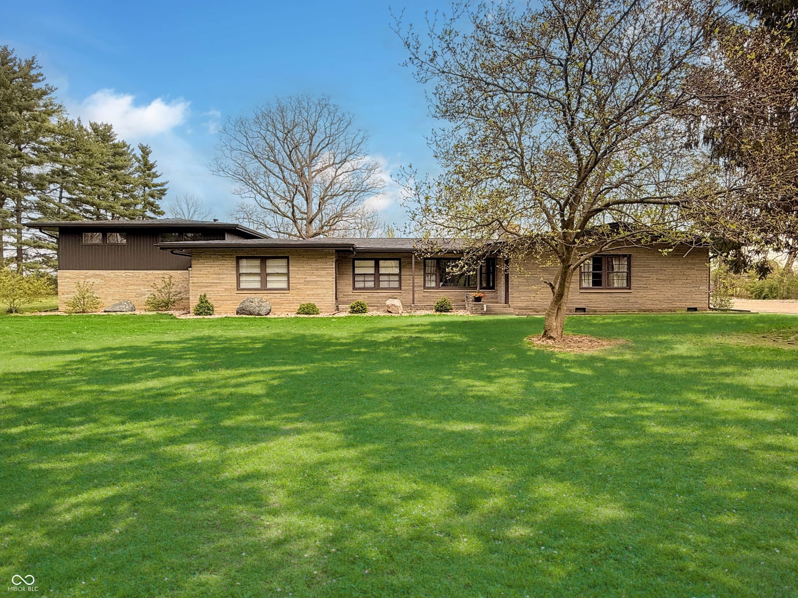 Front exterior at 112 W 60th Street, Anderson, IN