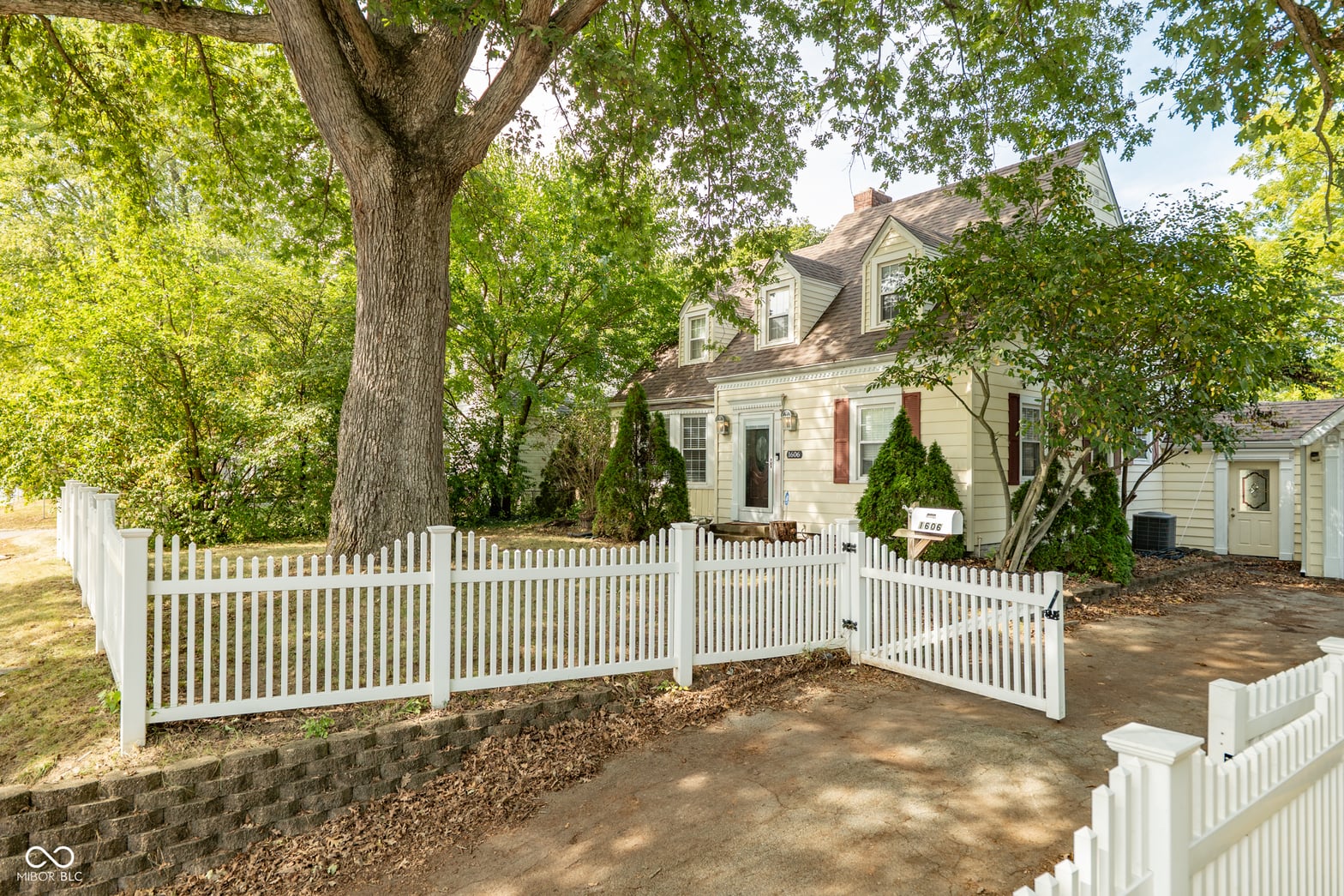 Photo of 1606 E 8th Street, Anderson, IN