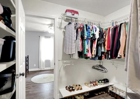Walk In Closets — 22304 Craig Avenue, Noblesville, IN