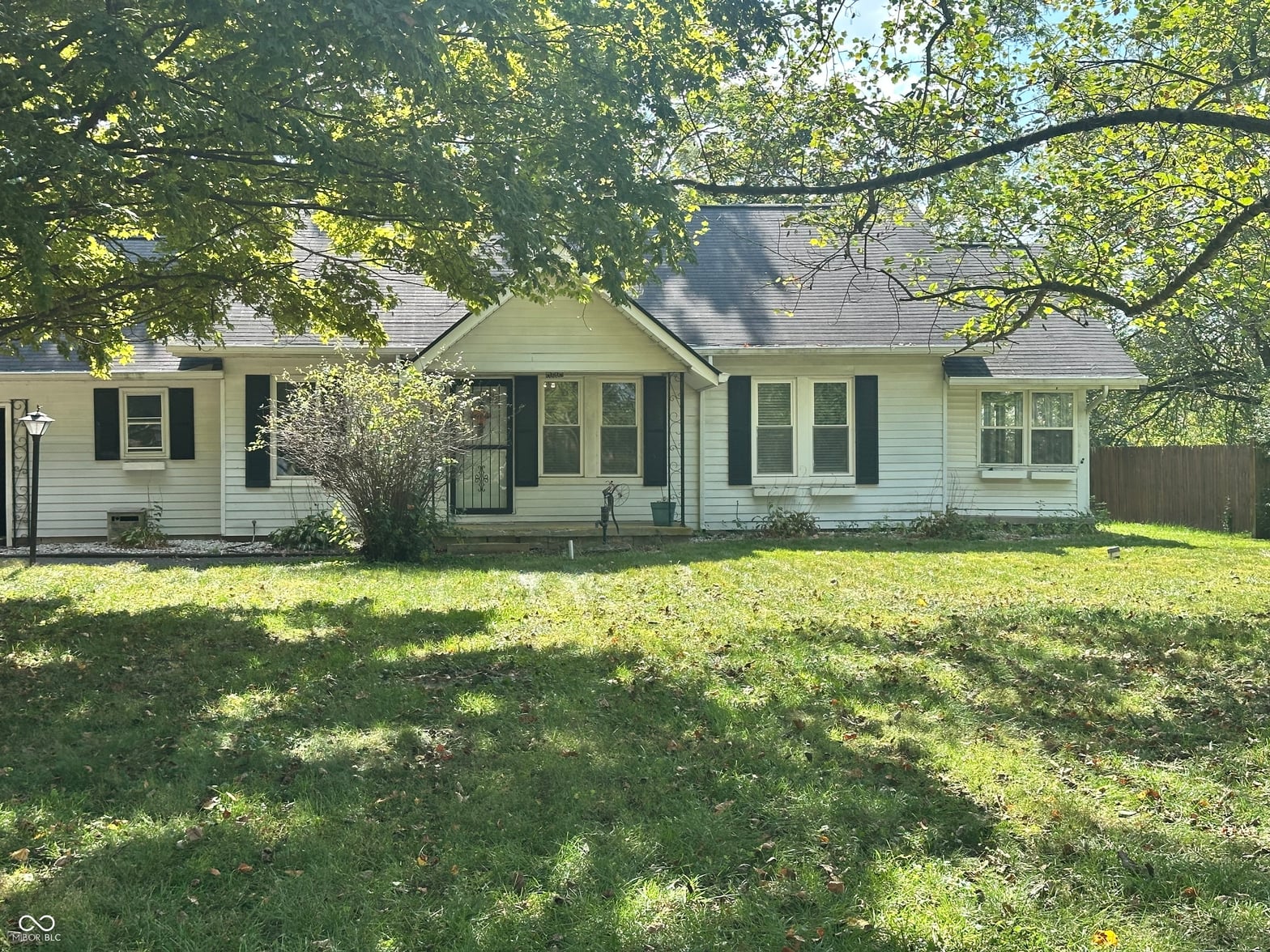 Front exterior at 1069 W Railroad Street, Fountaintown, IN