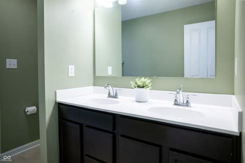 Photo of 1226 Arlington Drive, Greenfield, IN