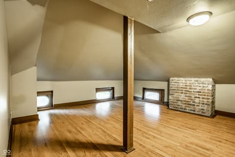 Bonus room at 1514 N College Avenue, Indianapolis, IN