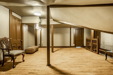 Bonus room at 1514 N College Avenue, Indianapolis, IN
