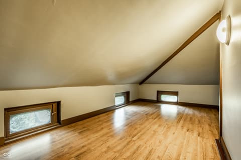 Bonus room at 1514 N College Avenue, Indianapolis, IN