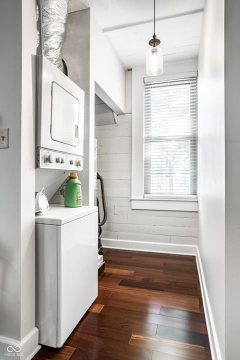 Laundry room at 1514 N College Avenue, Indianapolis, IN