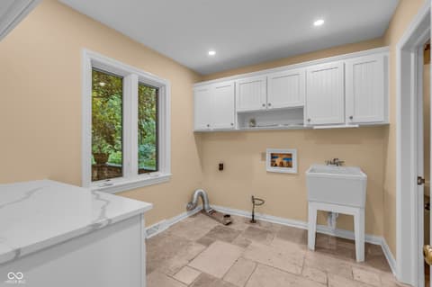 Photo of 6047 Brokenhurst Road, Indianapolis, IN
