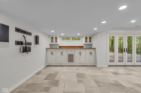 Photo of 6047 Brokenhurst Road, Indianapolis, IN
