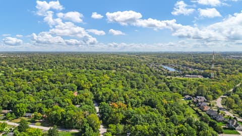 Photo of 6047 Brokenhurst Road, Indianapolis, IN