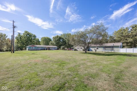 Yard at 4650 E Shady Lane, Mooresville, IN
