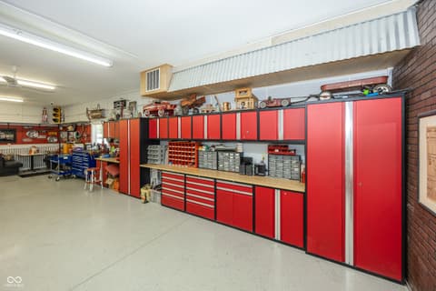 Garage at 4650 E Shady Lane, Mooresville, IN