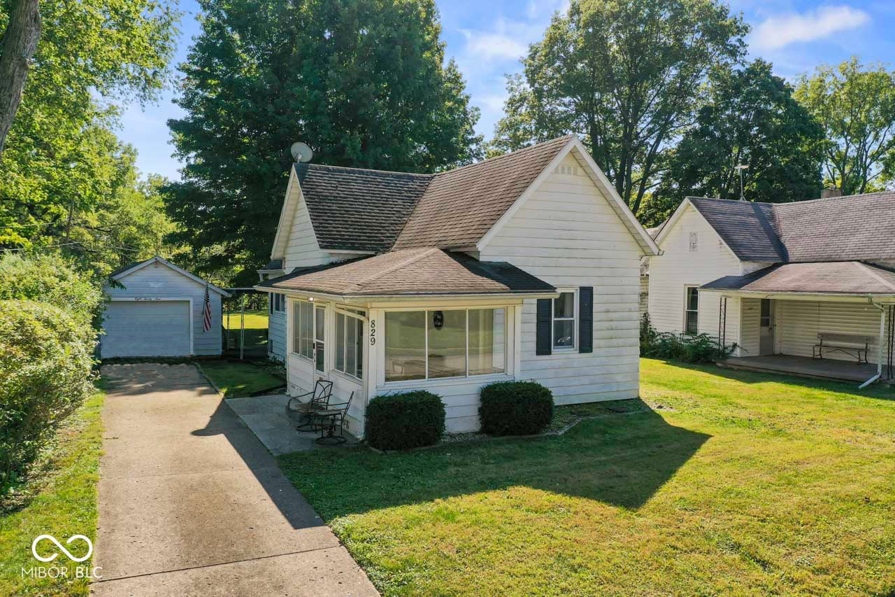 Front exterior at 829 High Street, Middletown, IN
