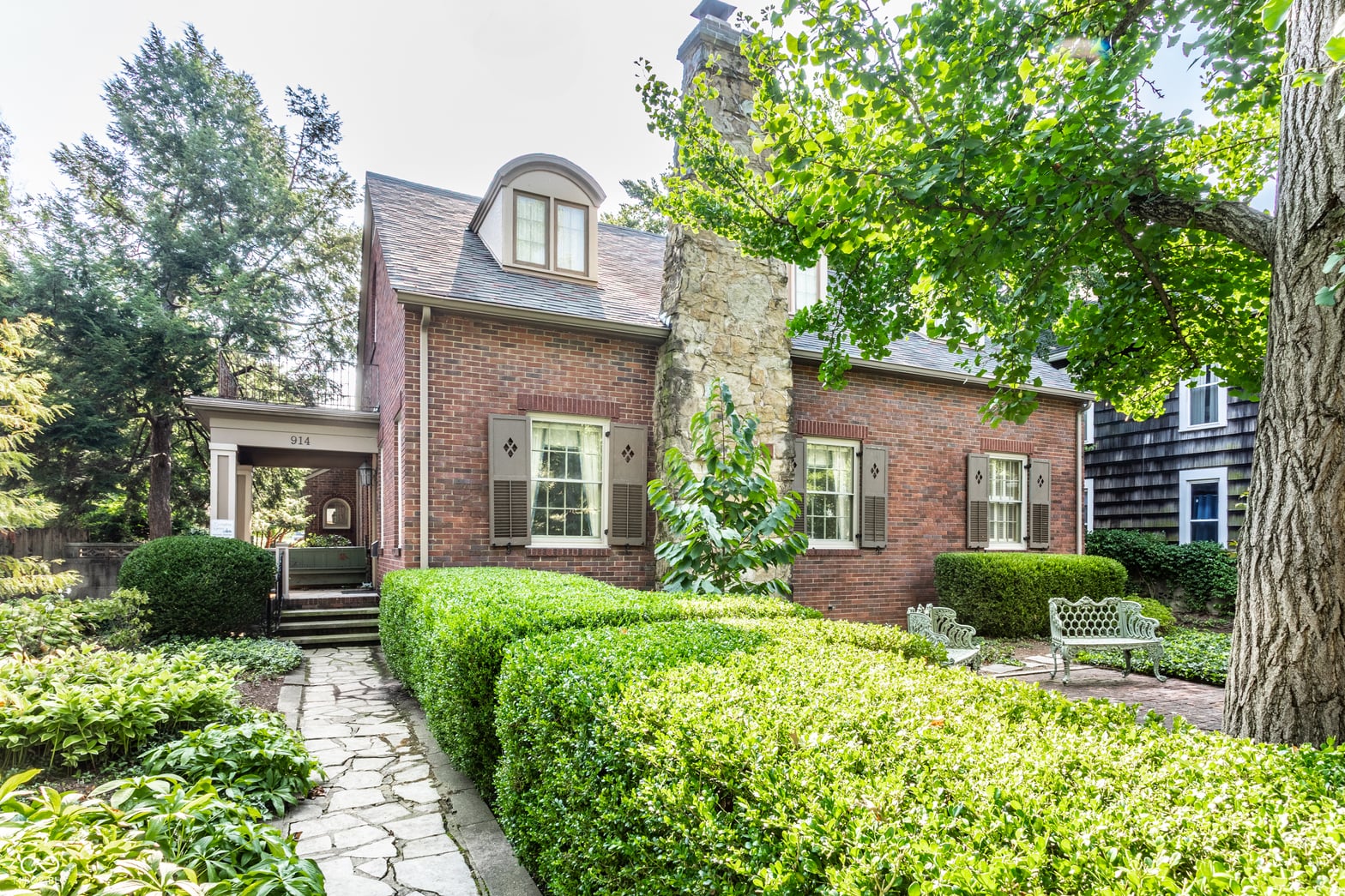 Photo of 914 S Center Street, Terre Haute, IN