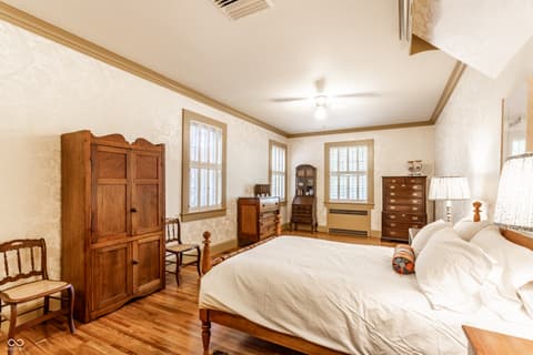 Photo of 914 S Center Street, Terre Haute, IN