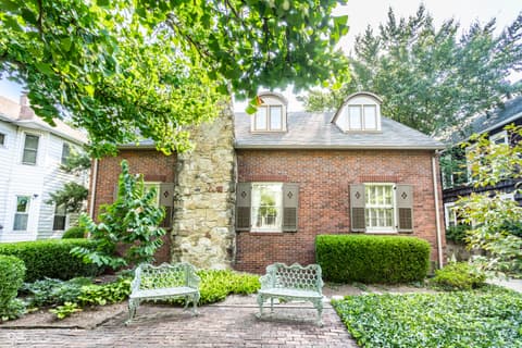 Photo of 914 S Center Street, Terre Haute, IN