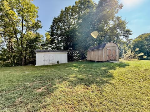 Photo of 517 N Pioneer Road, Center Point, IN