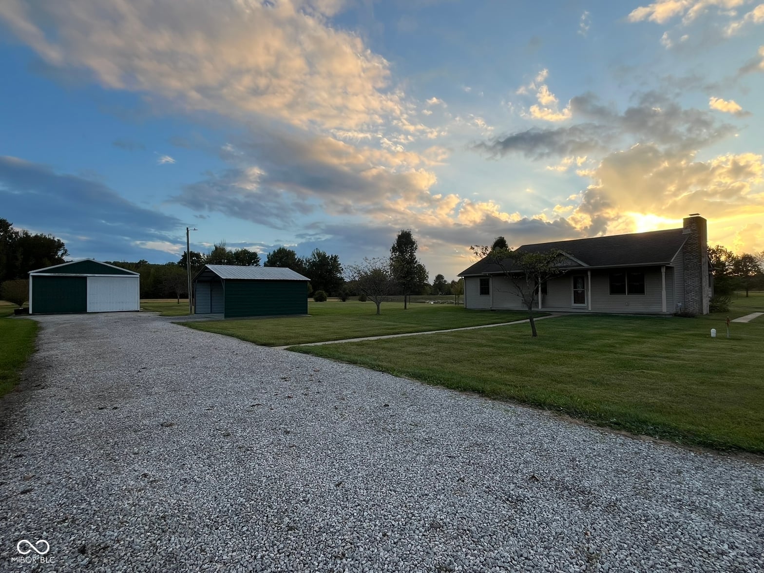 Photo of 8350 S County Road 175 W, Commiskey, IN