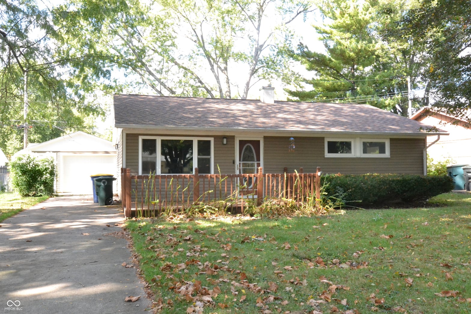 Photo of 115 N Bittersweet Lane, Muncie, IN