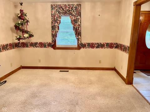 Dining room at 1564 W County Road 1050 S, Cloverdale, IN