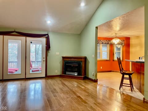 Living room at 1564 W County Road 1050 S, Cloverdale, IN