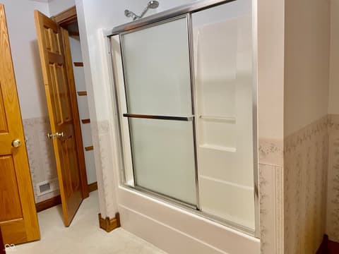 Bathroom at 1564 W County Road 1050 S, Cloverdale, IN