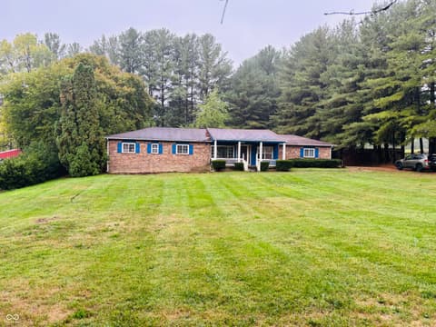 Front exterior at 875 W Malone Drive, Connersville, IN