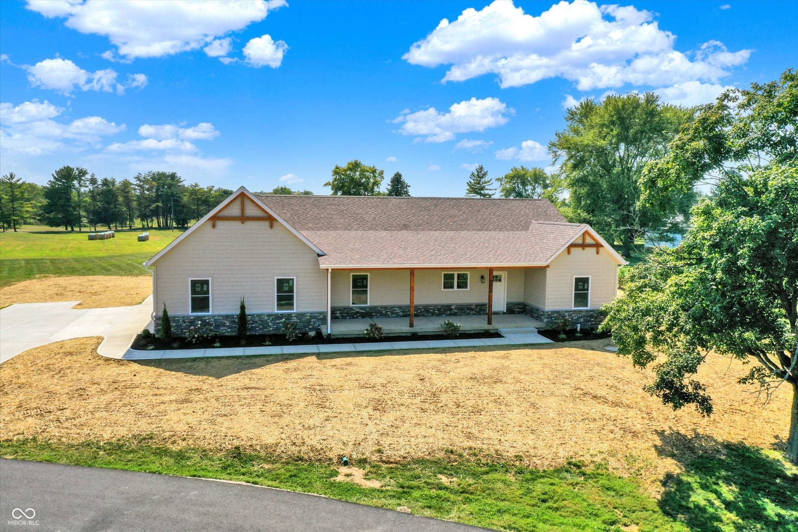 Photo of 10618 N 300 E, Morristown, IN
