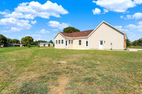 Photo of 10618 N 300 E, Morristown, IN