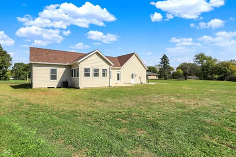 Photo of 10618 N 300 E, Morristown, IN