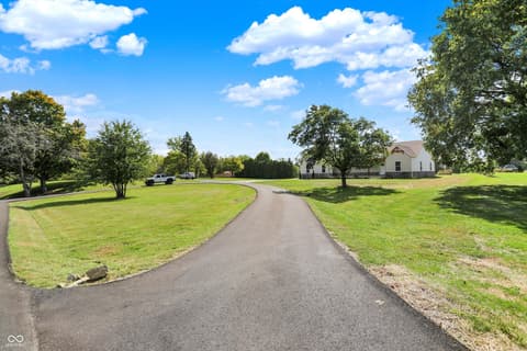 Photo of 10618 N 300 E, Morristown, IN