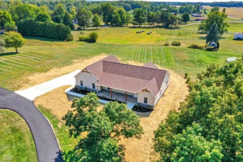 Photo of 10618 N 300 E, Morristown, IN