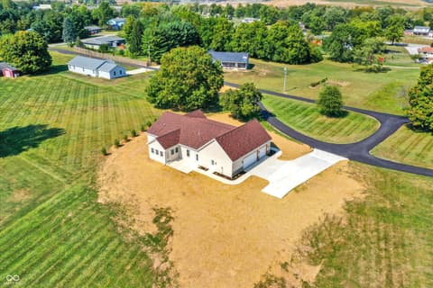 Photo of 10618 N 300 E, Morristown, IN