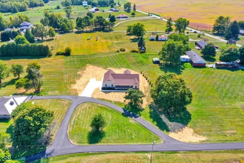 Photo of 10618 N 300 E, Morristown, IN