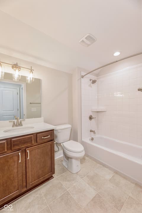 Primary bathroom at 16098 Quarter Pole Lane, Westfield, IN