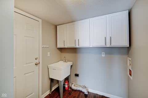 Photo of 8960 Dickinson Court, Fishers, IN