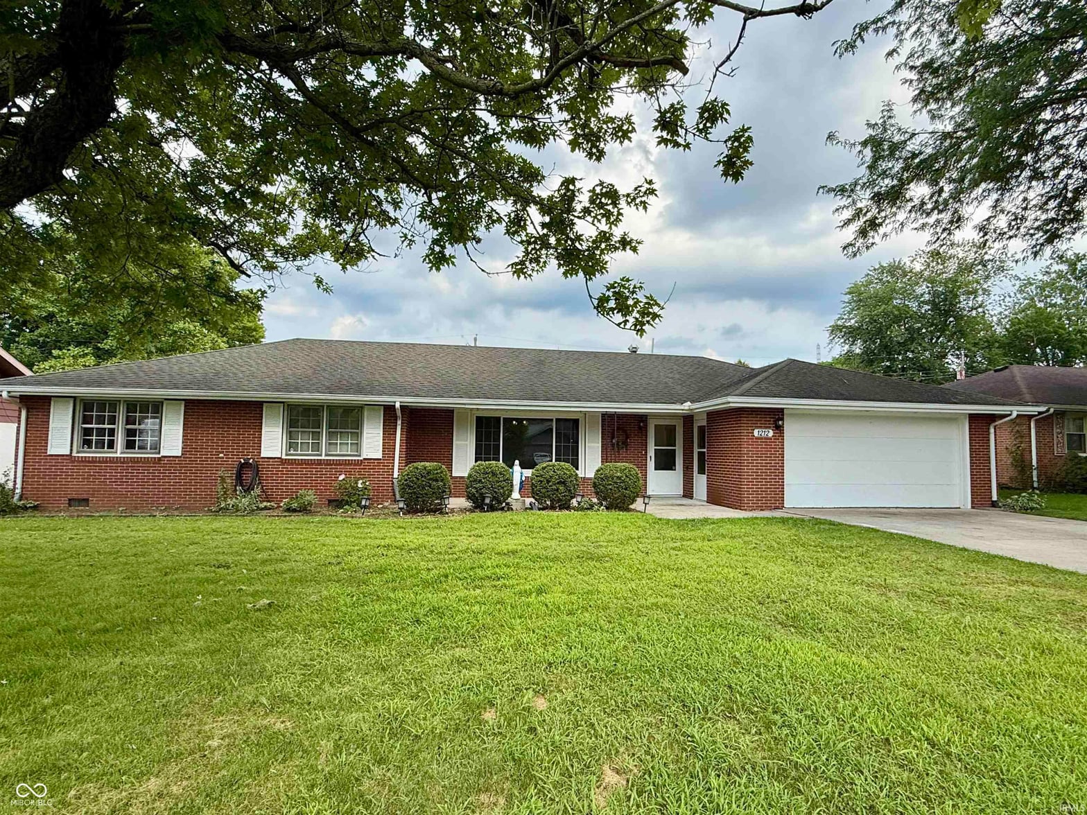 Photo of 1212 N Wildwood Lane, Muncie, IN