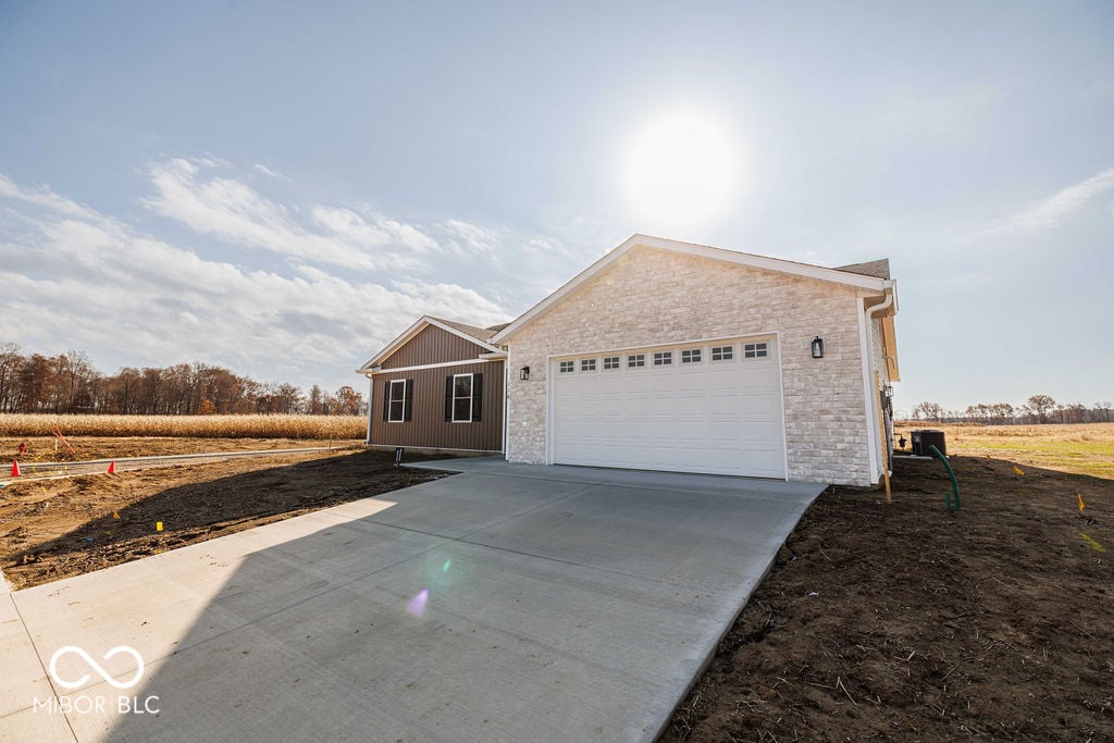Front exterior at 110 Pin Oak Road, Spencer, IN