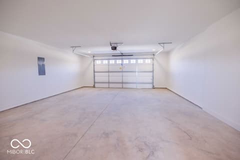 Garage at 110 Pin Oak Road, Spencer, IN