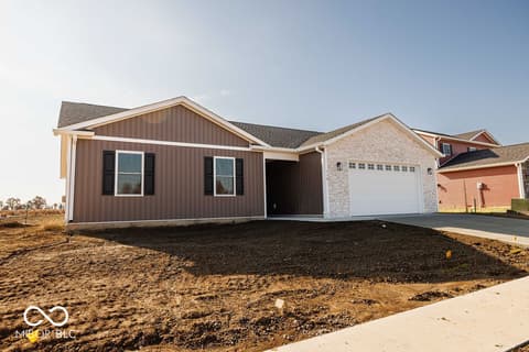 Front exterior at 110 Pin Oak Road, Spencer, IN