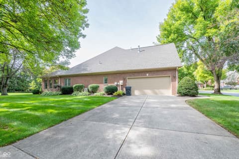 Photo of 1701 Pathway Drive N, Greenwood, IN