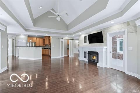 Living room at 7105 W Saint Andrews Avenue, Yorktown, IN