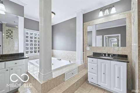 Bathroom at 7105 W Saint Andrews Avenue, Yorktown, IN