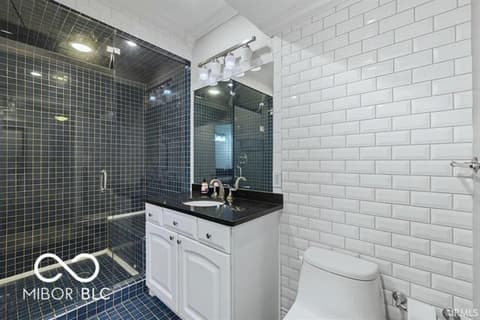 Bathroom at 7105 W Saint Andrews Avenue, Yorktown, IN