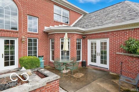 Outdoor living area at 7105 W Saint Andrews Avenue, Yorktown, IN