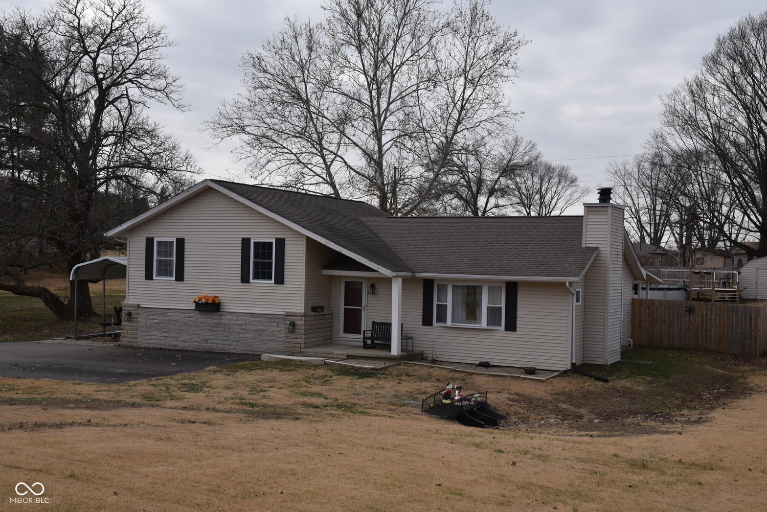 Front exterior at 9 Locksley Court, Bedford, IN