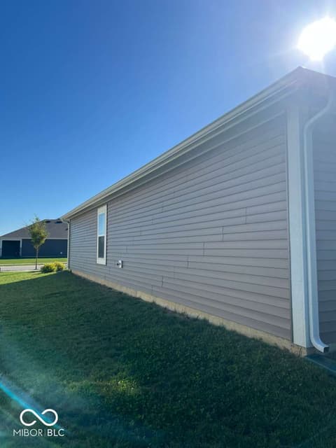 Photo of 1466 Fleming Drive, Greenfield, IN