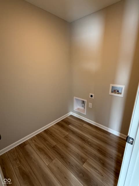 Laundry room at 1087 Lake Court, Shirley, IN