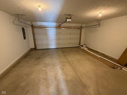 Garage at 1087 Lake Court, Shirley, IN